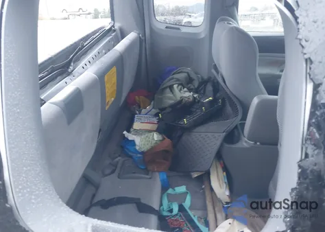 2005 Toyota Tacoma Base V6 z USA, uszkodzony, nr VIN 5TEUU42N35Z092587